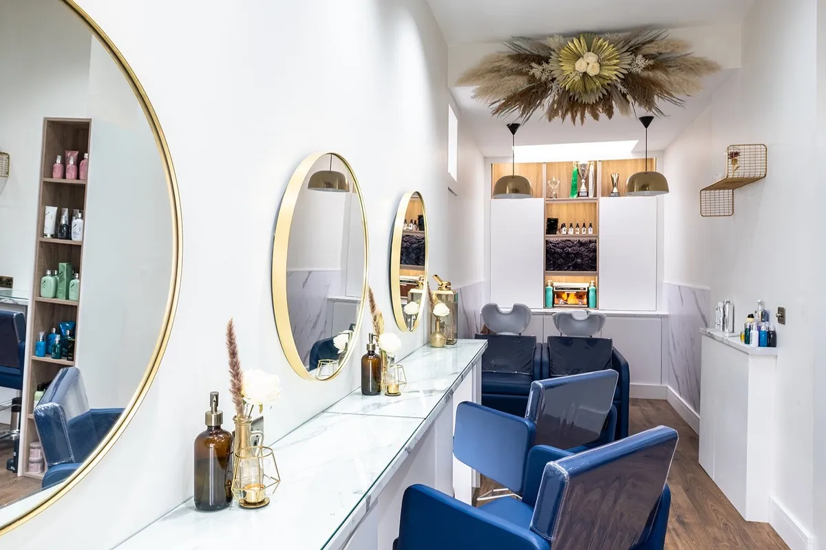Salon Space (Chair rent ) - Image 2