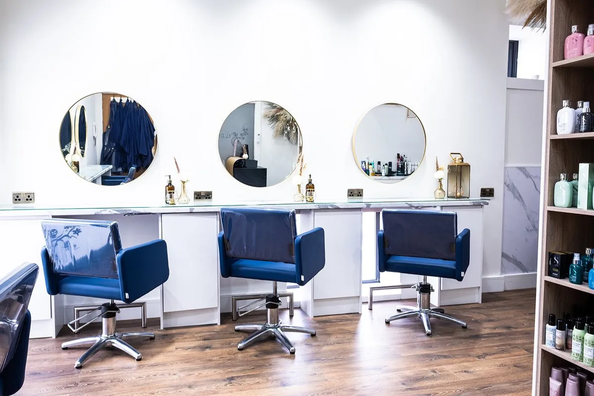 Salon Space (Chair rent ) - Image 3