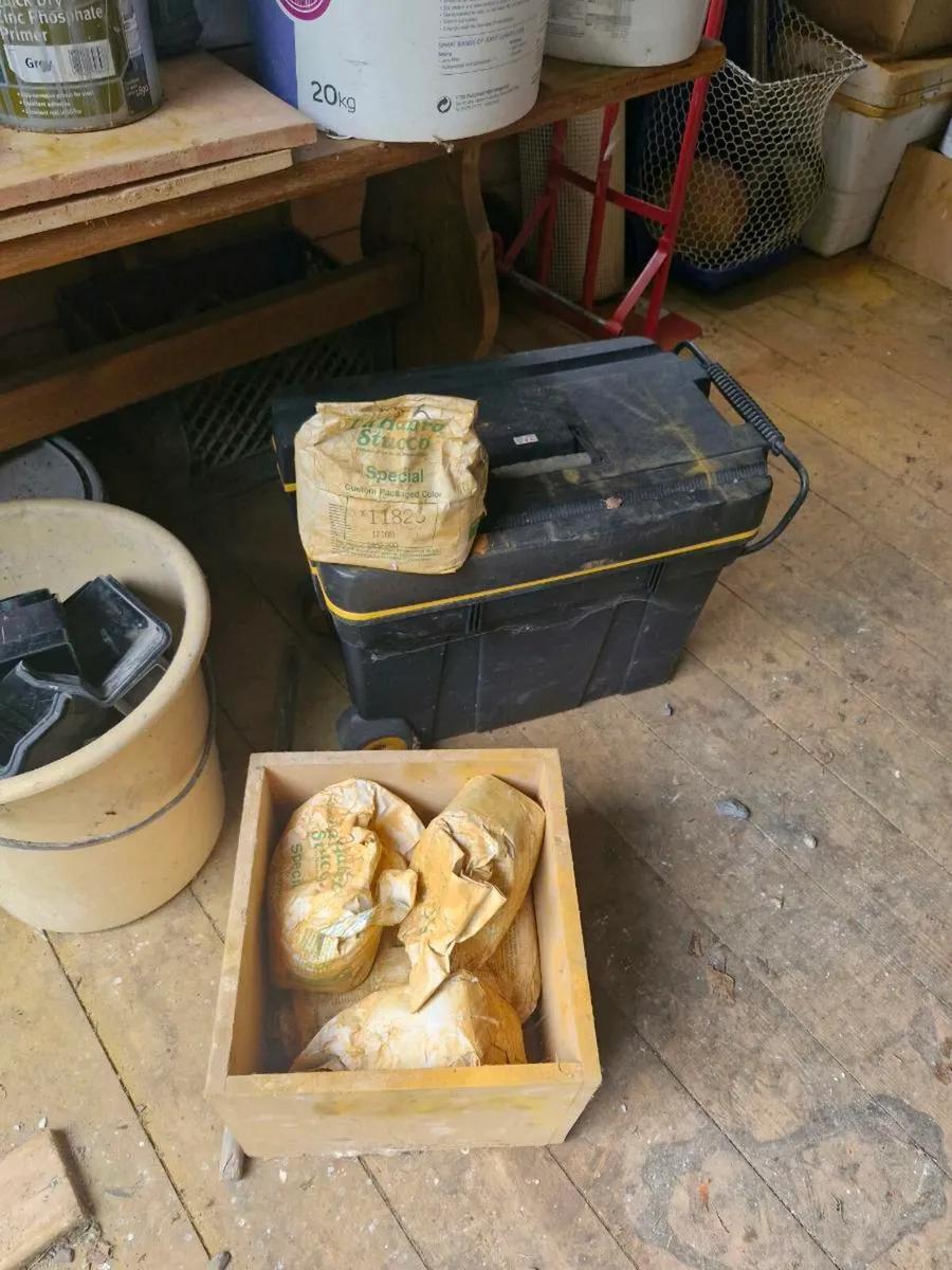 Mineral powder colour die.Mostly terracotta /beig - Image 1