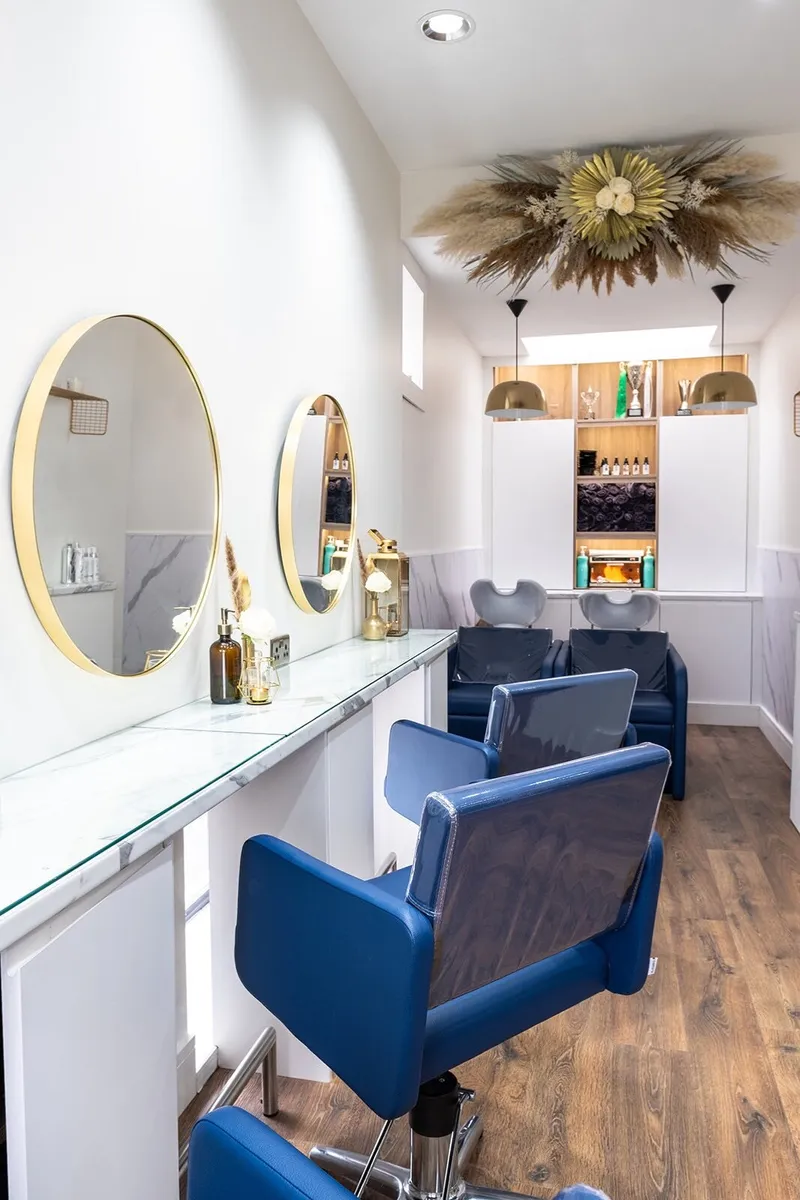 Salon Space (Chair rent ) - Image 4