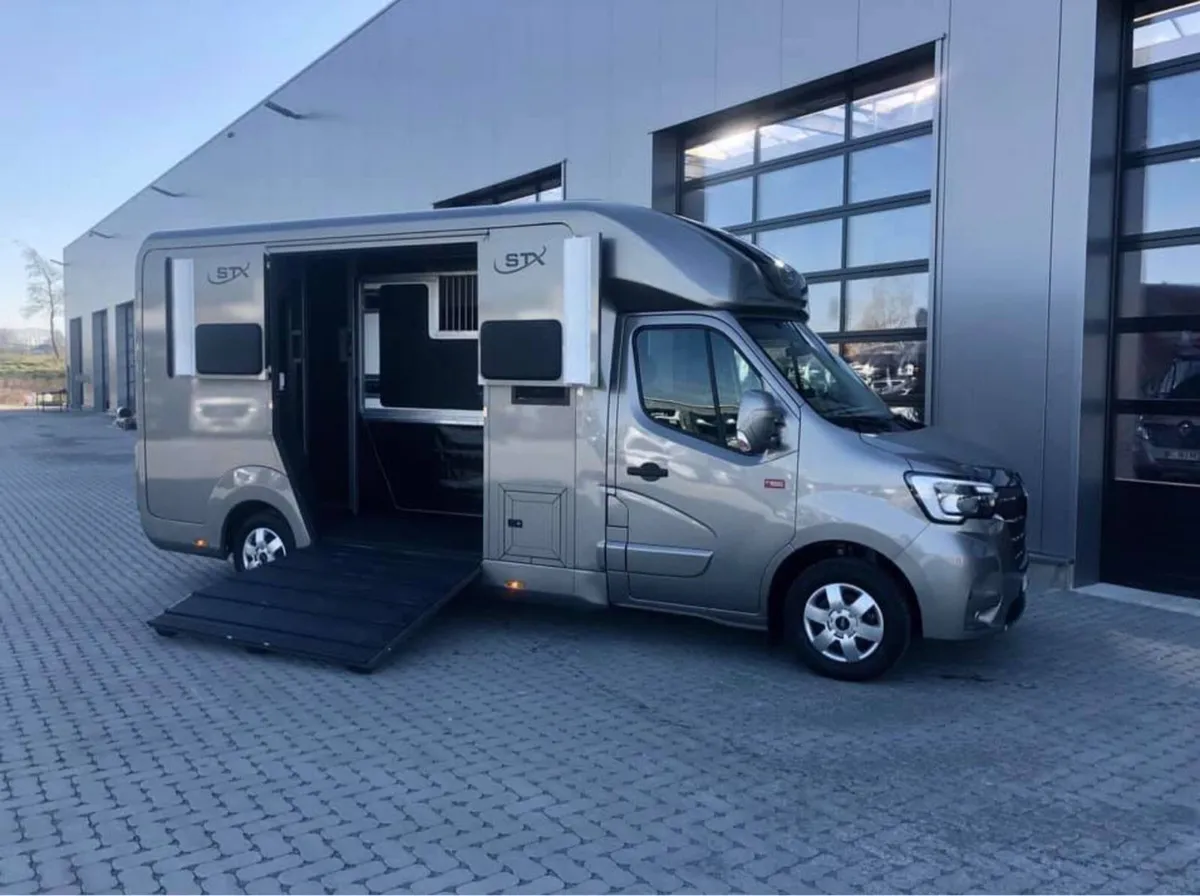 3.5 tonne horse Van rent 6 weeks. - Image 1