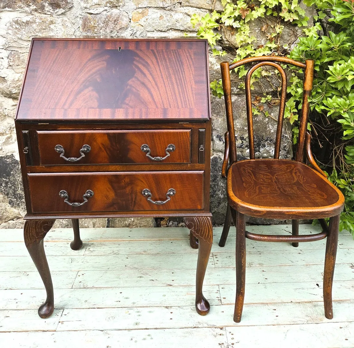 Compact Mahogany Bureau Desk - Image 3