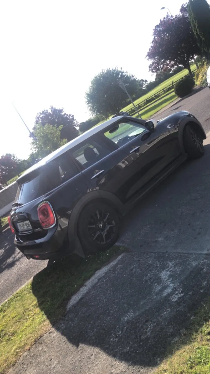2017 Mini Cooper D 1.5 diesel - Image 2