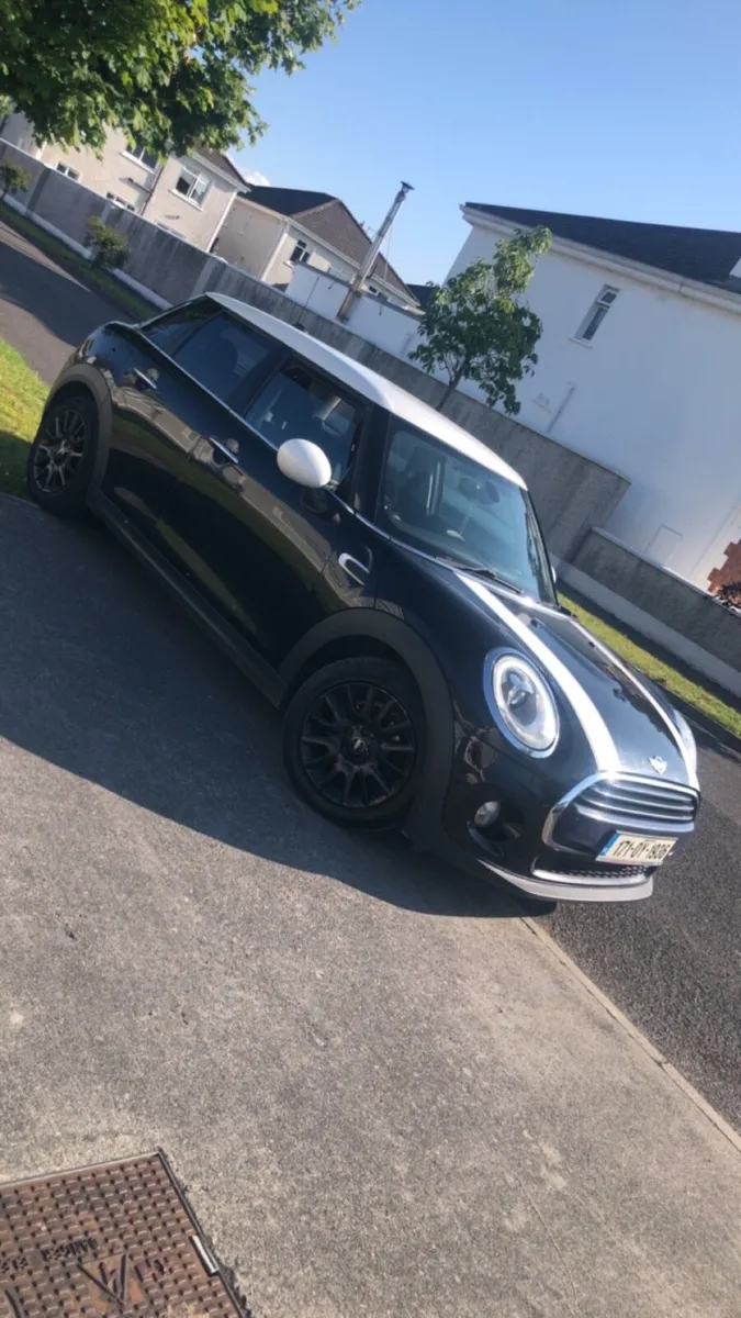 2017 Mini Cooper D 1.5 diesel - Image 3