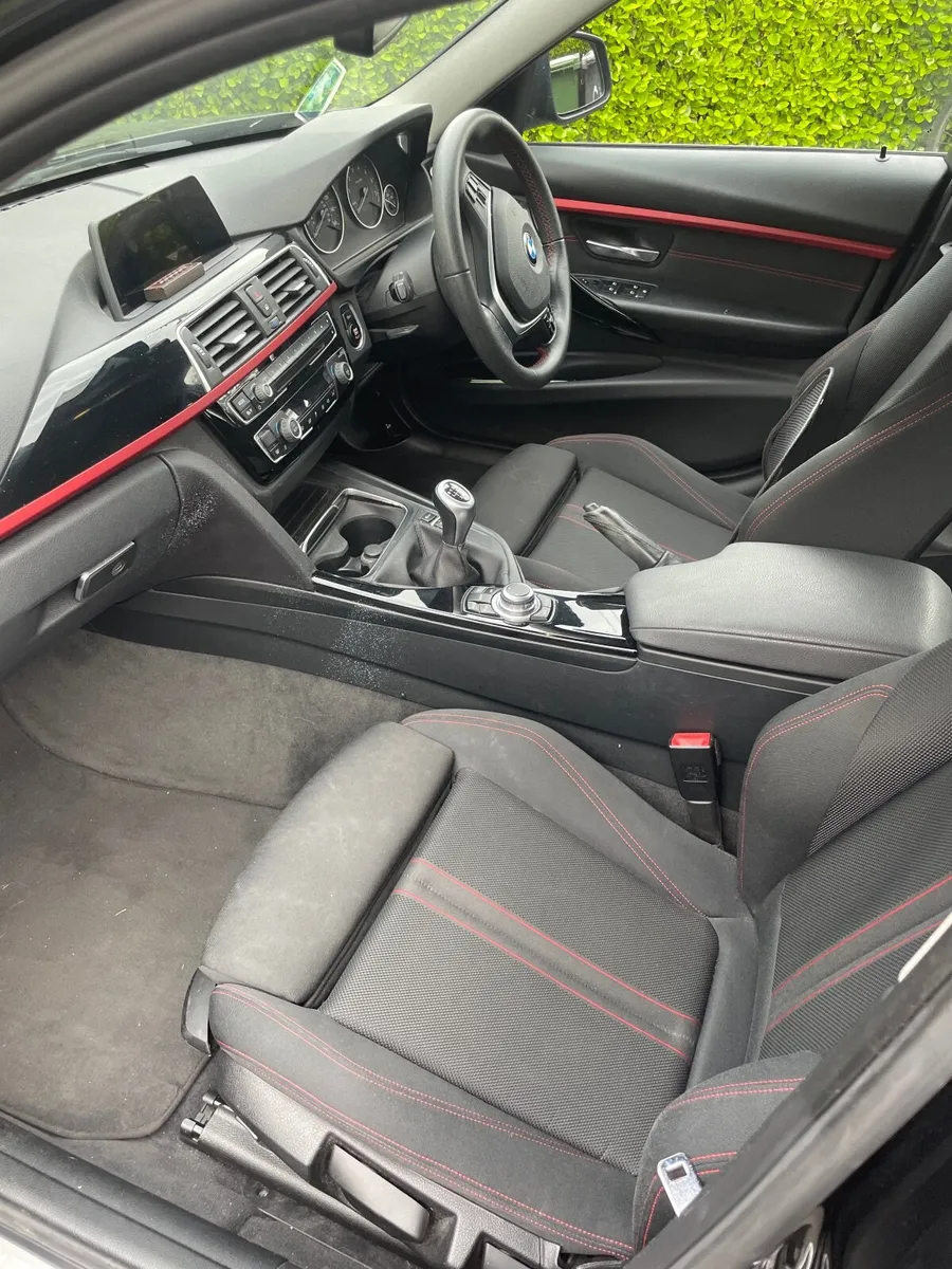 BMW 3-Series 2016 - Image 4