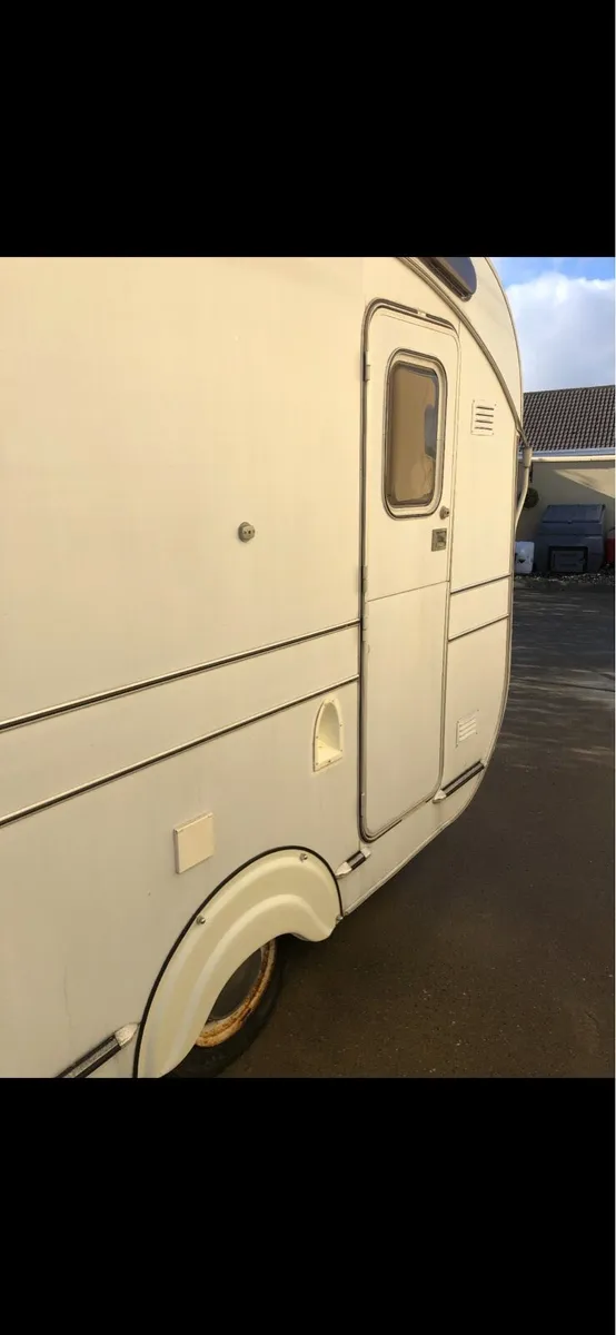 FOR SALE STERLING VINTAGE TOURING CARAVAN - Image 2