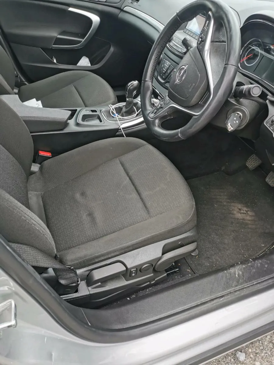 171 Opel Insignia 1 owner from new - Image 3