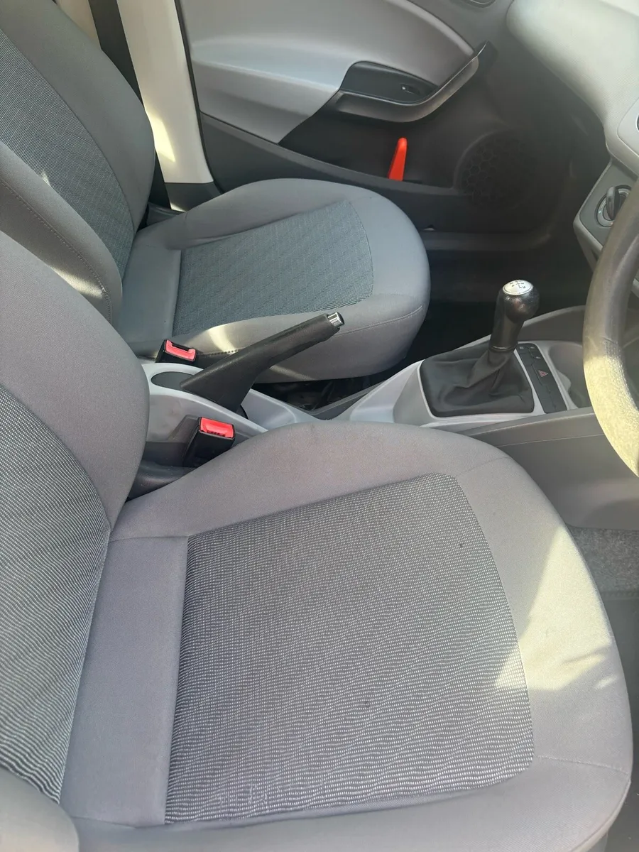 Car - Image 4