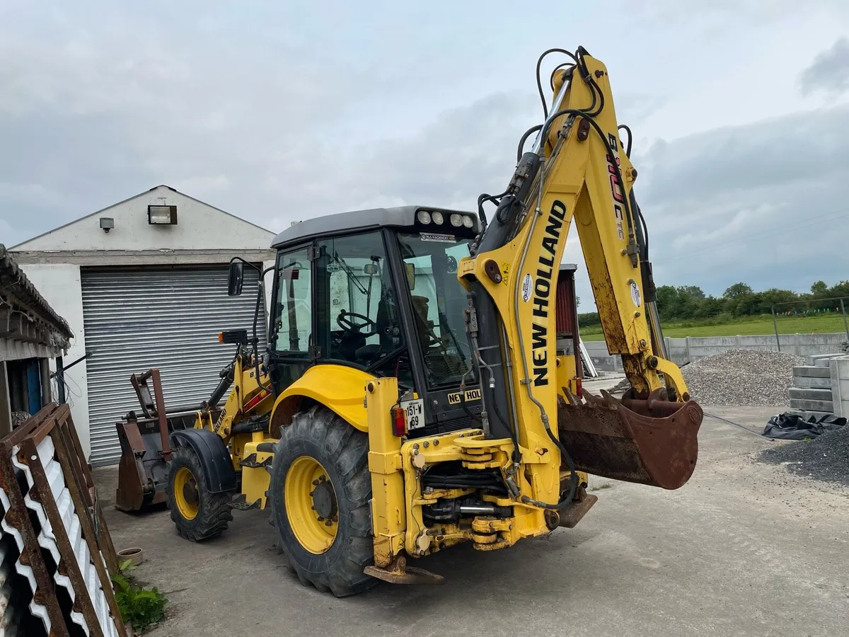 2015 New Holland B110c - Image 3