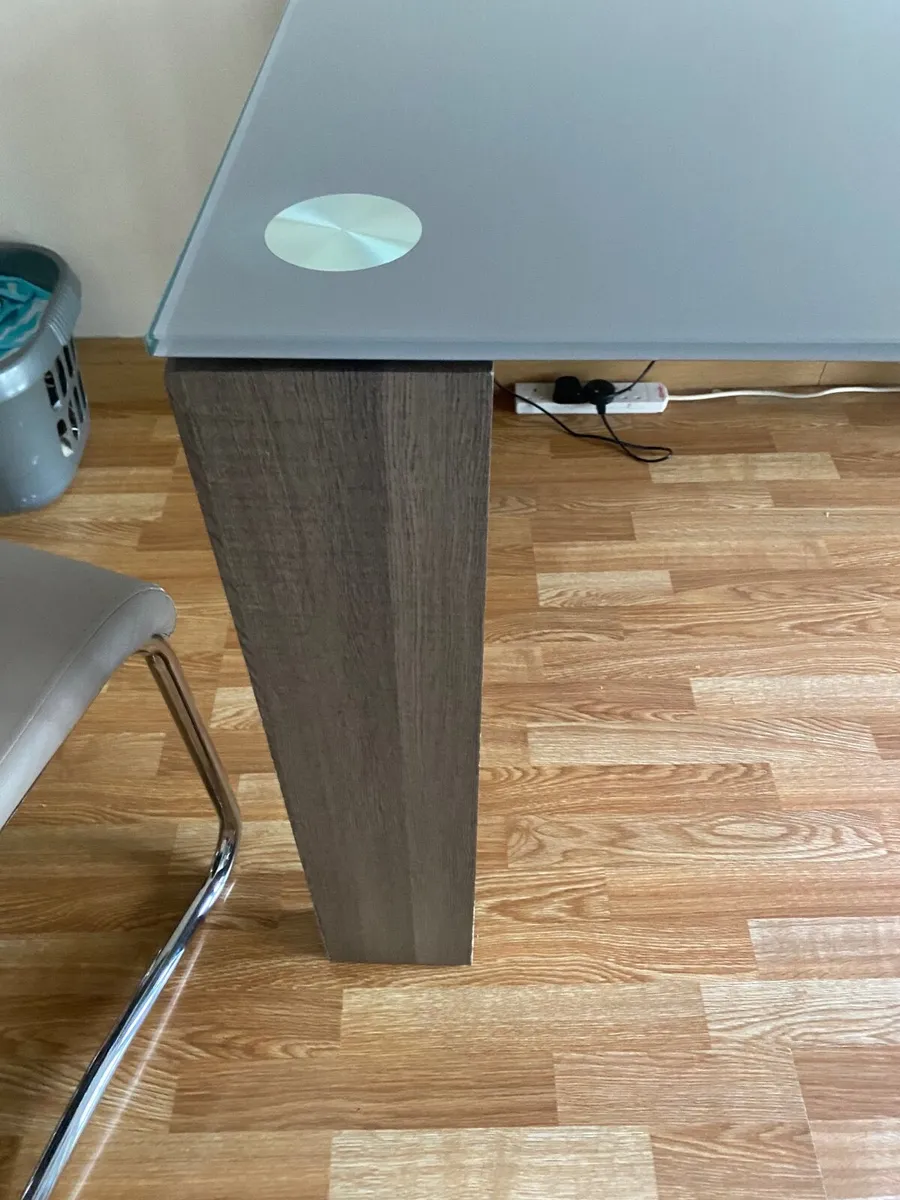 Kitchen table grey glass top - Image 3