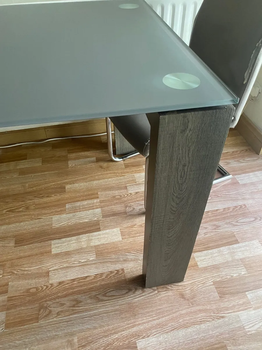 Kitchen table grey glass top - Image 4