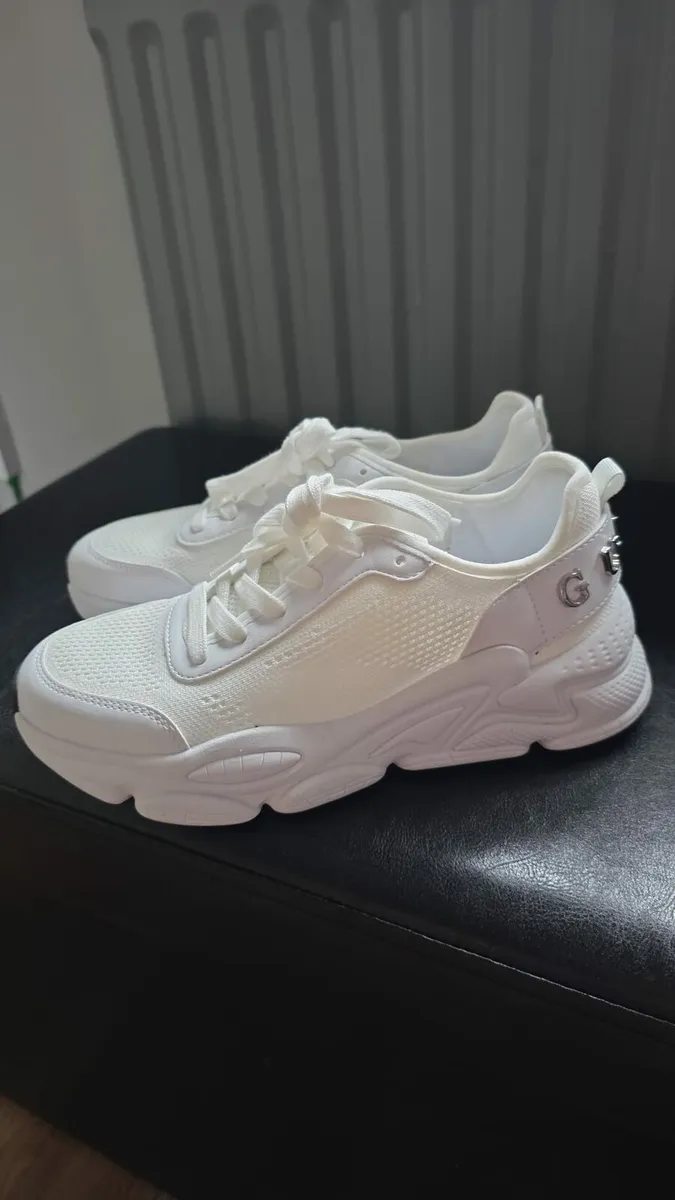 Genuine Guess Trainers - Image 2