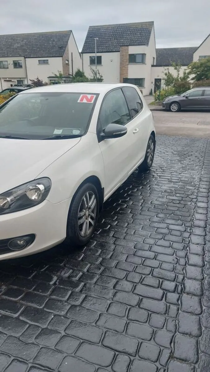 2011 Volkswagen Golf - Image 4