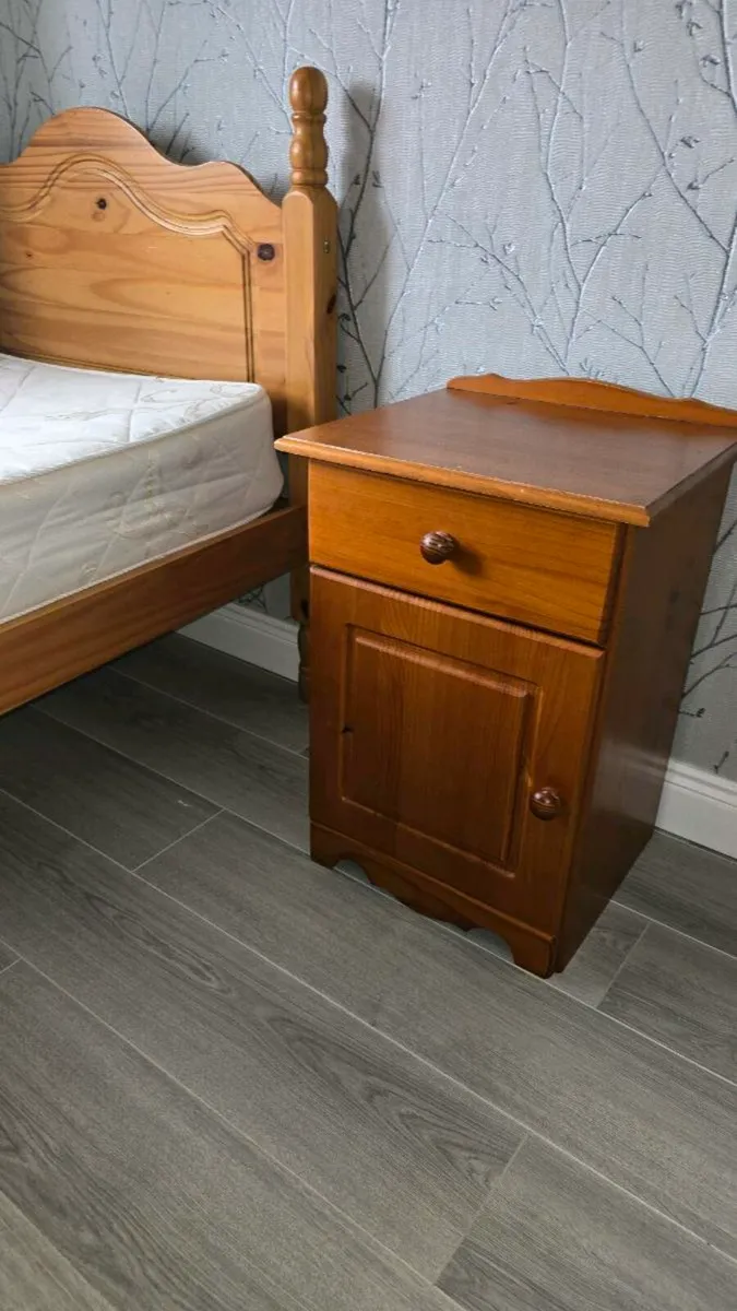 Single bed with mattress and chest of drawer - Image 2