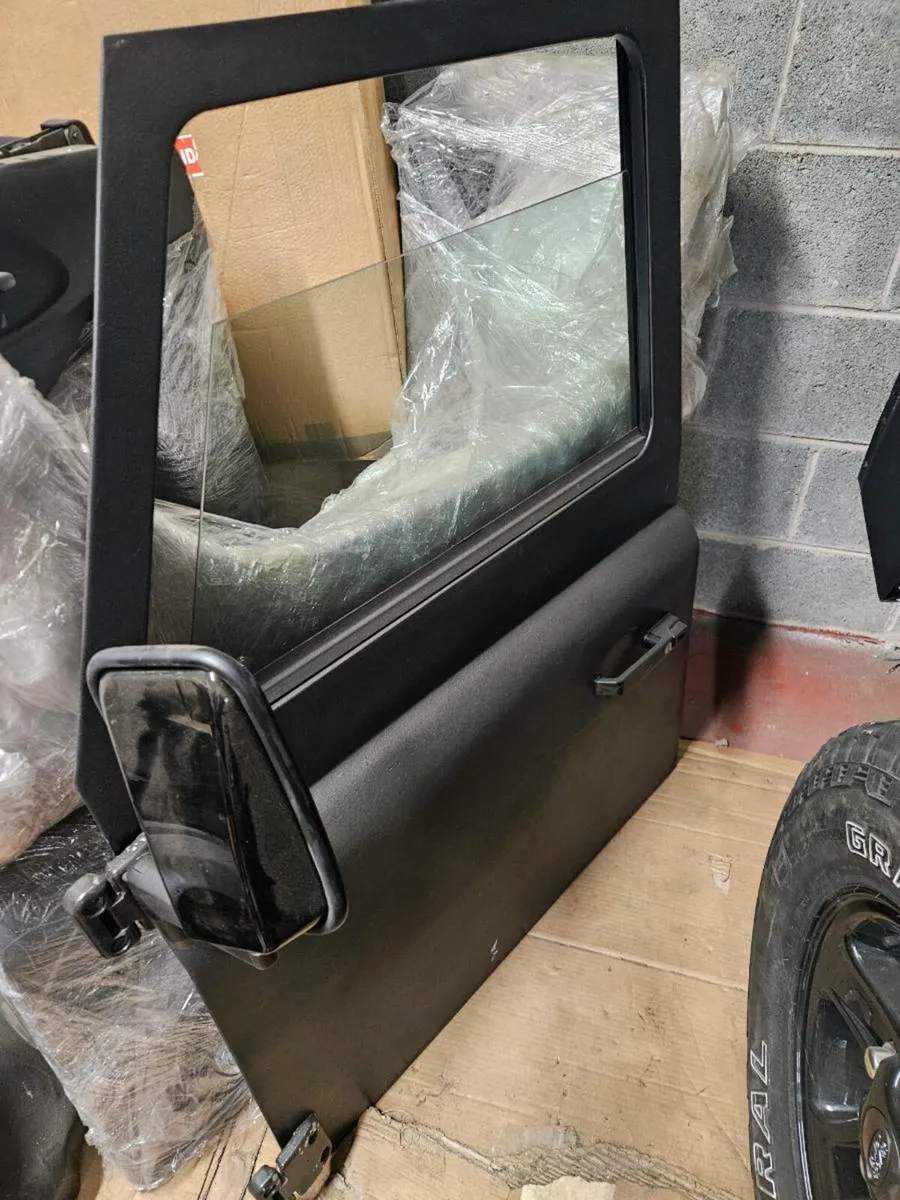 Land Rover Defender 90 - Image 3