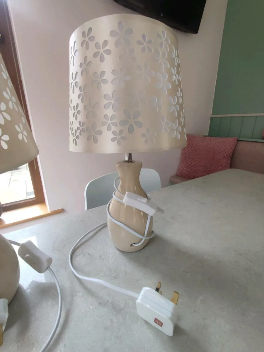 2 Bedside Lamps - Image 2