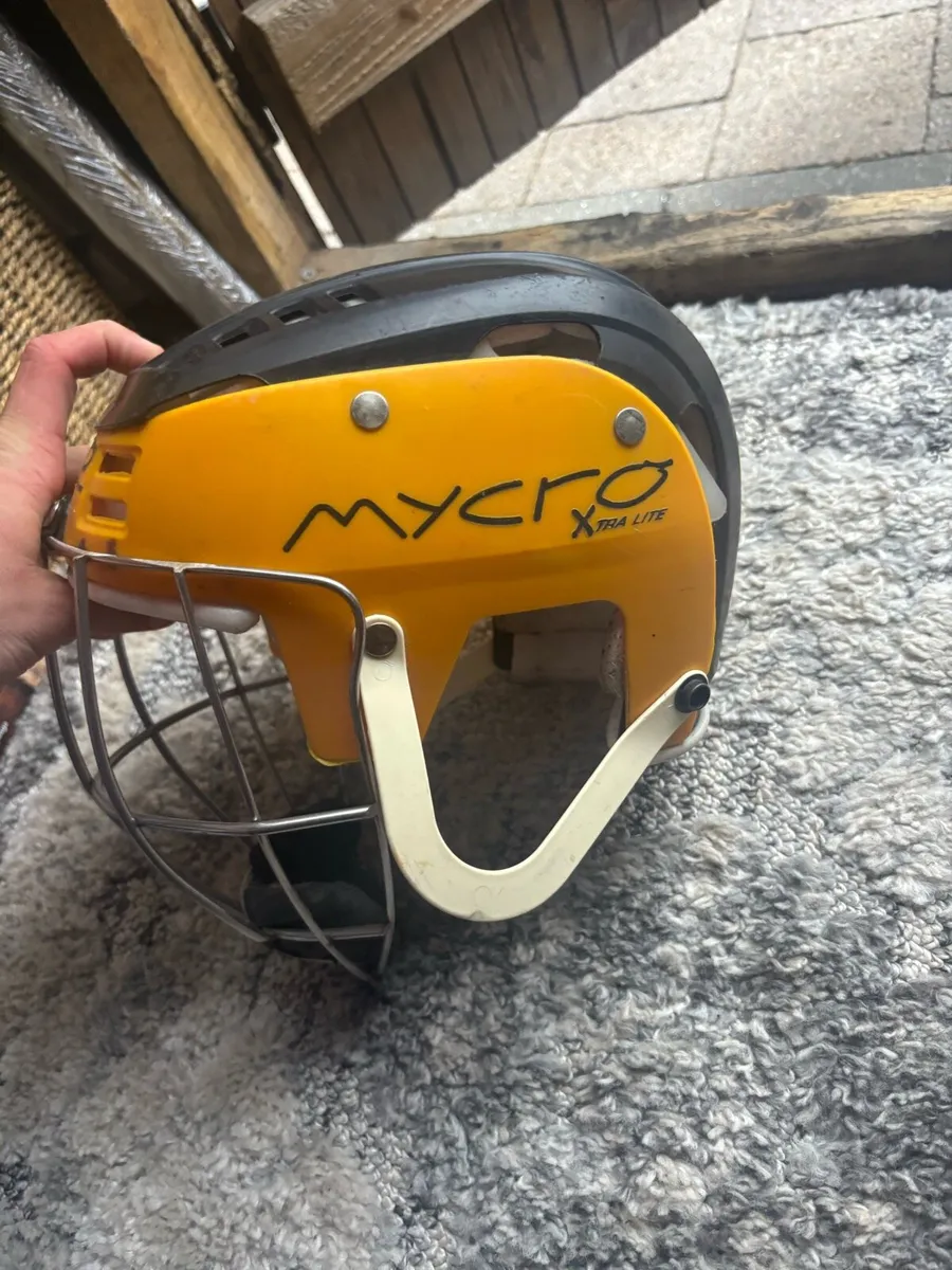 Black/yellow micro helmet - Image 1