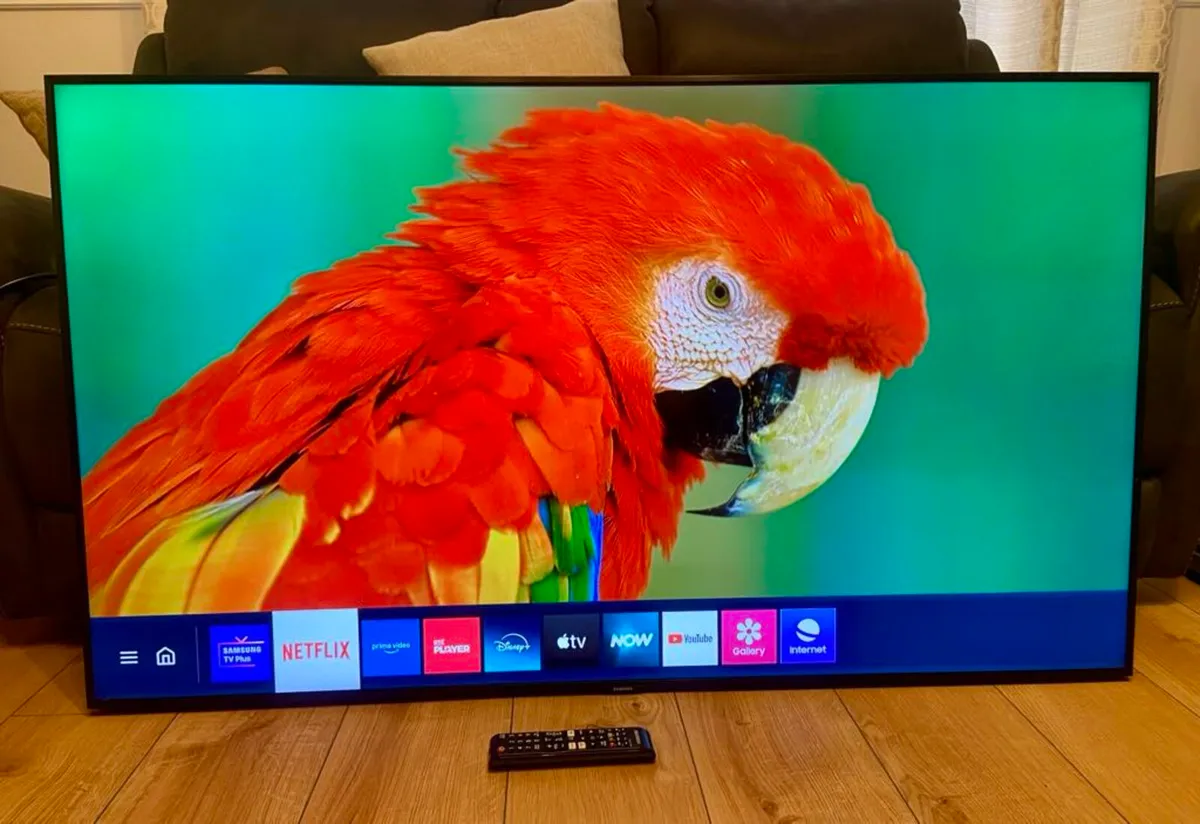 Samsung 55" 4K Crystal HDR Smart TV & Wall Bracket - Image 1