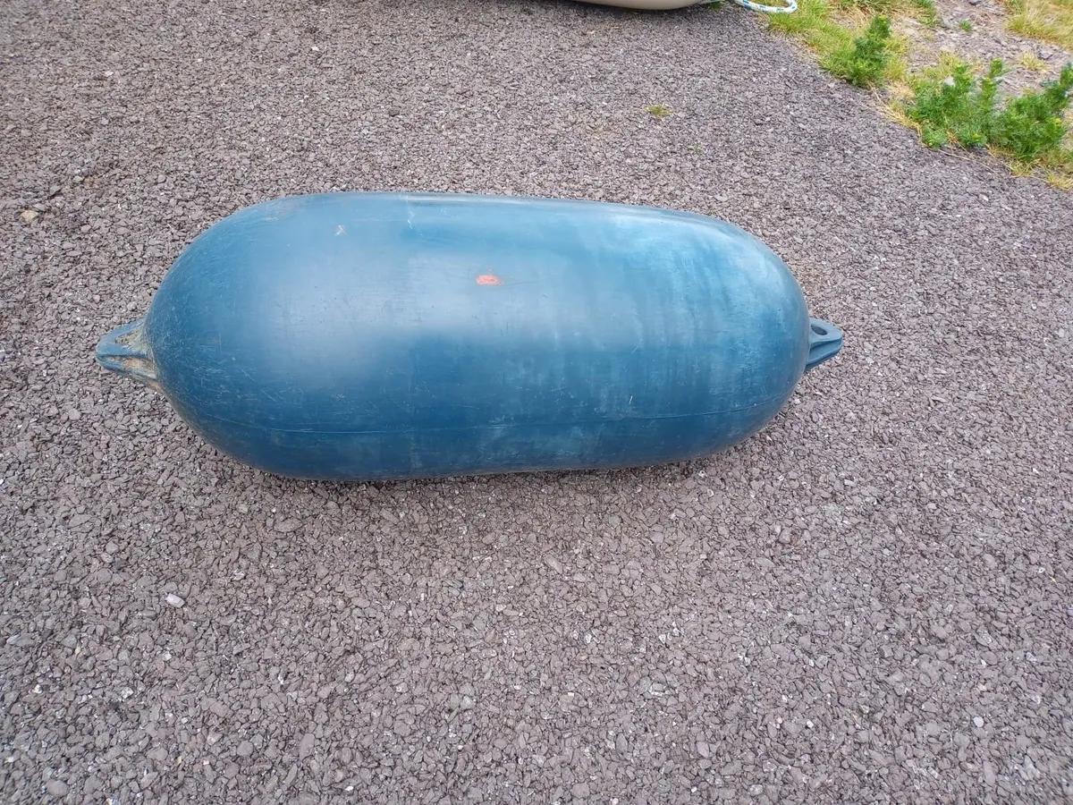 Buoys and oars - Image 3