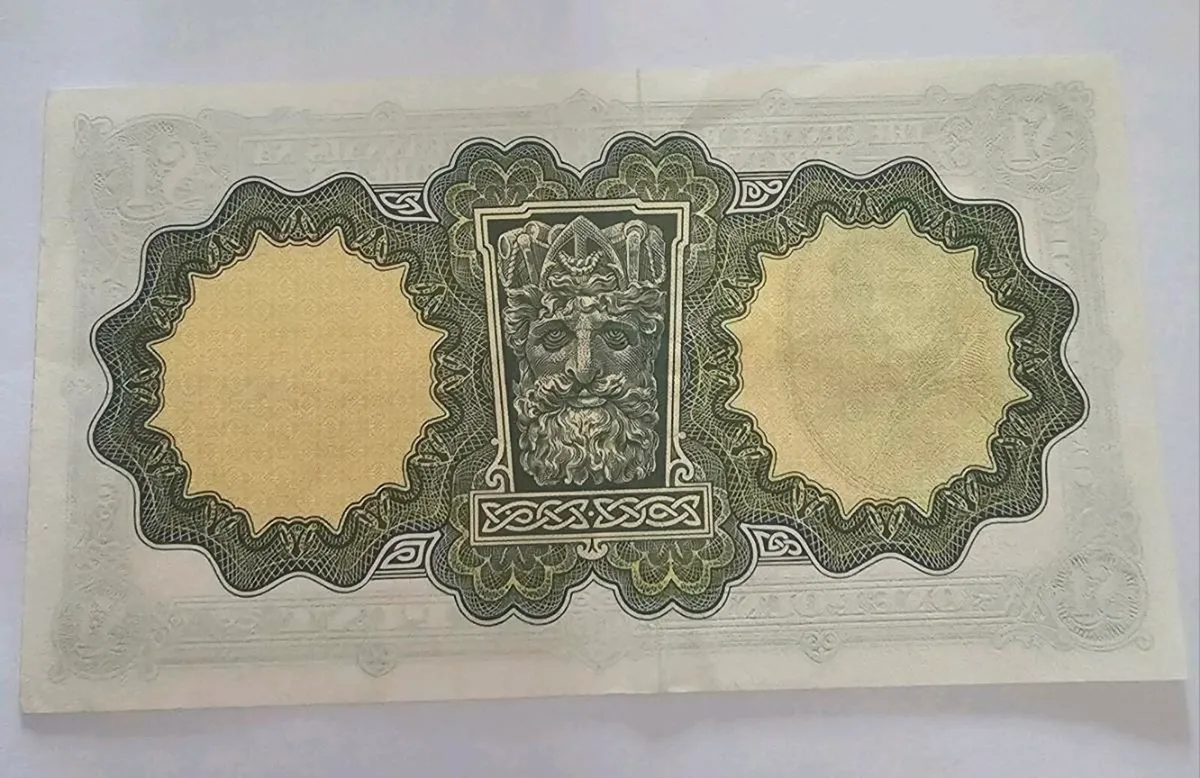 1976 lady lavery one pound - Image 2