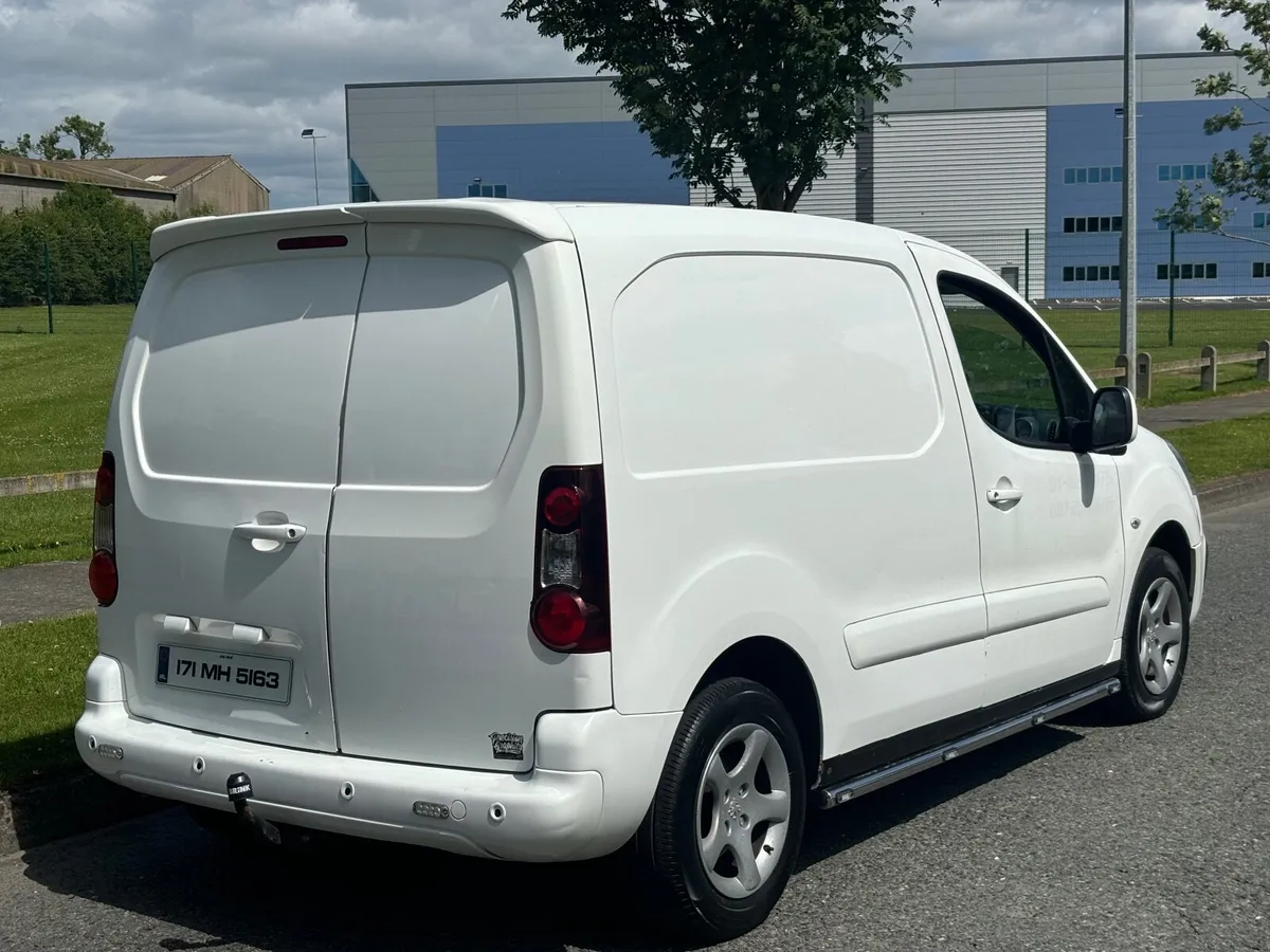 Citroen Berlingo 1.6 HDI 3 SEATER 2017 *NEW CVRT* - Image 3