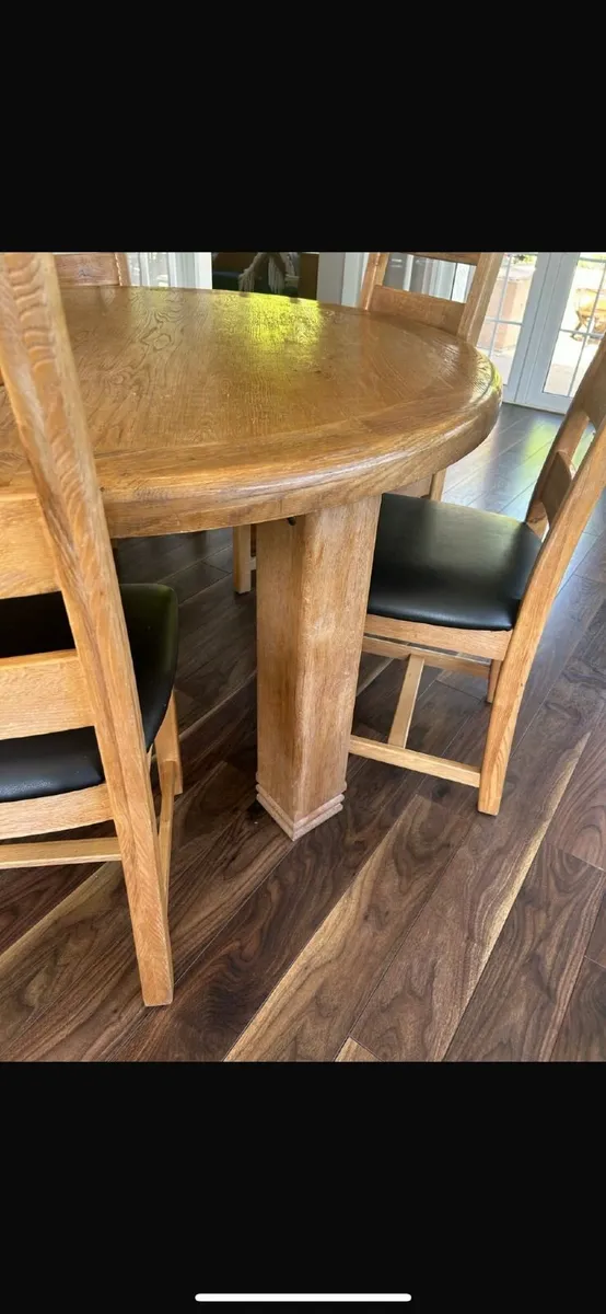 Table and Chairs - Image 2