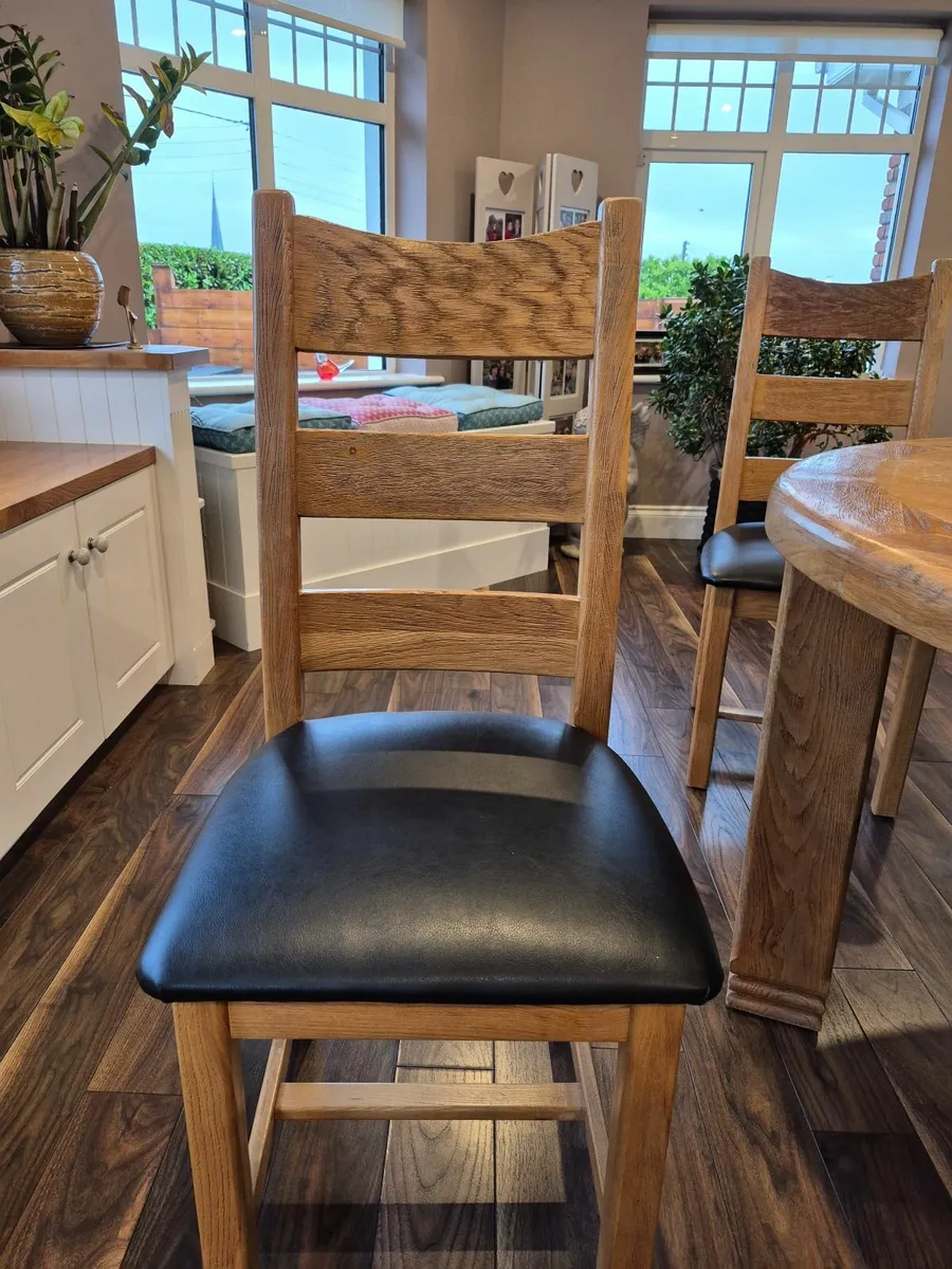 Table and Chairs - Image 3