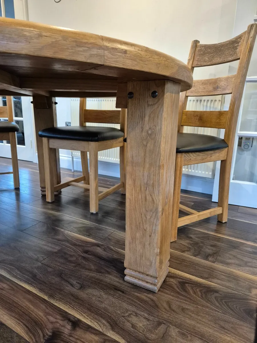 Table and Chairs - Image 4