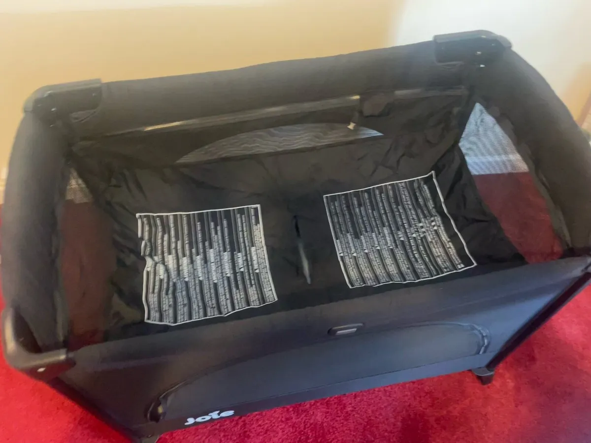 Joie Kubbie Sleep Travel Cot - Image 3