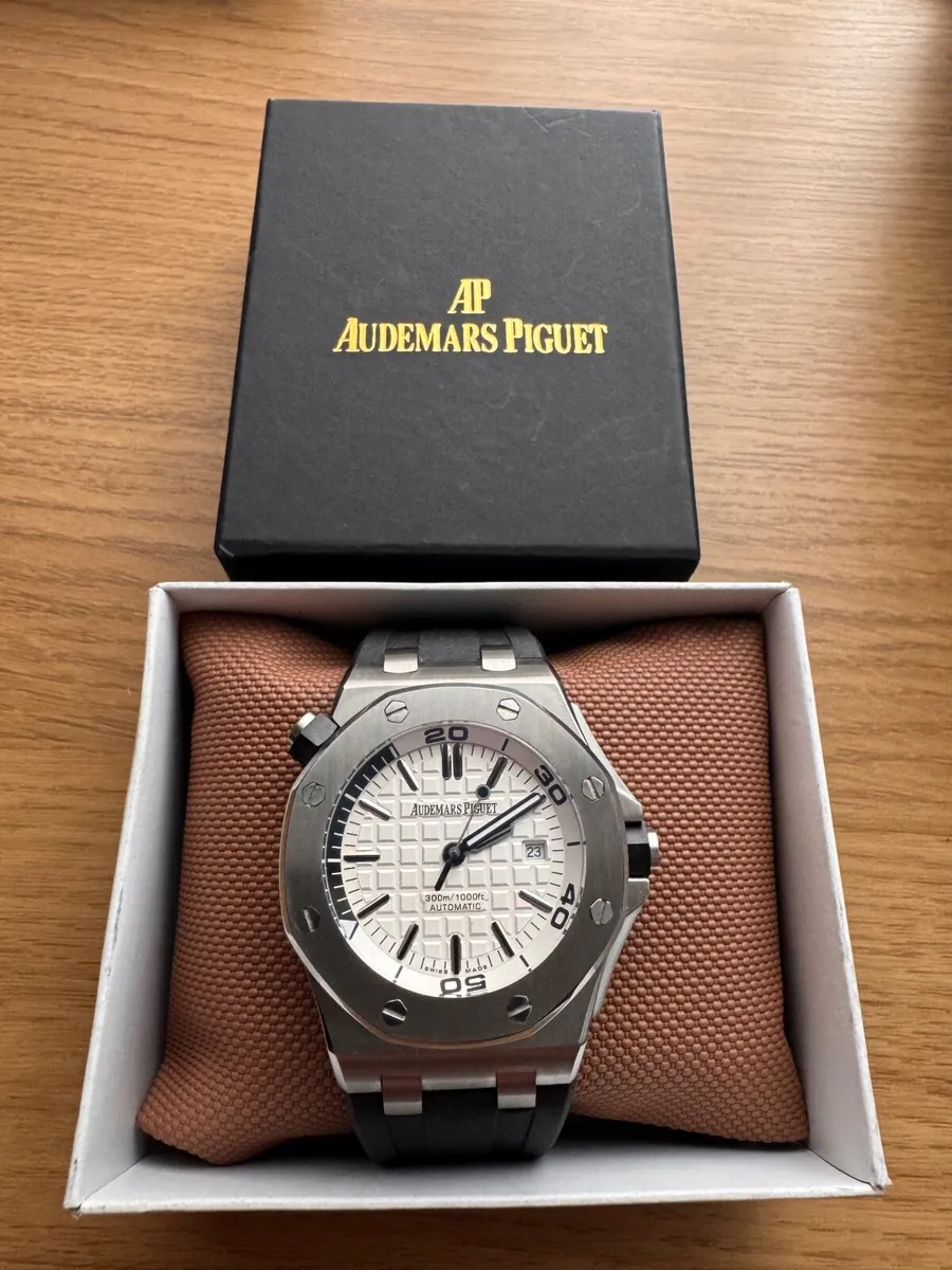 Men watch - Image 3