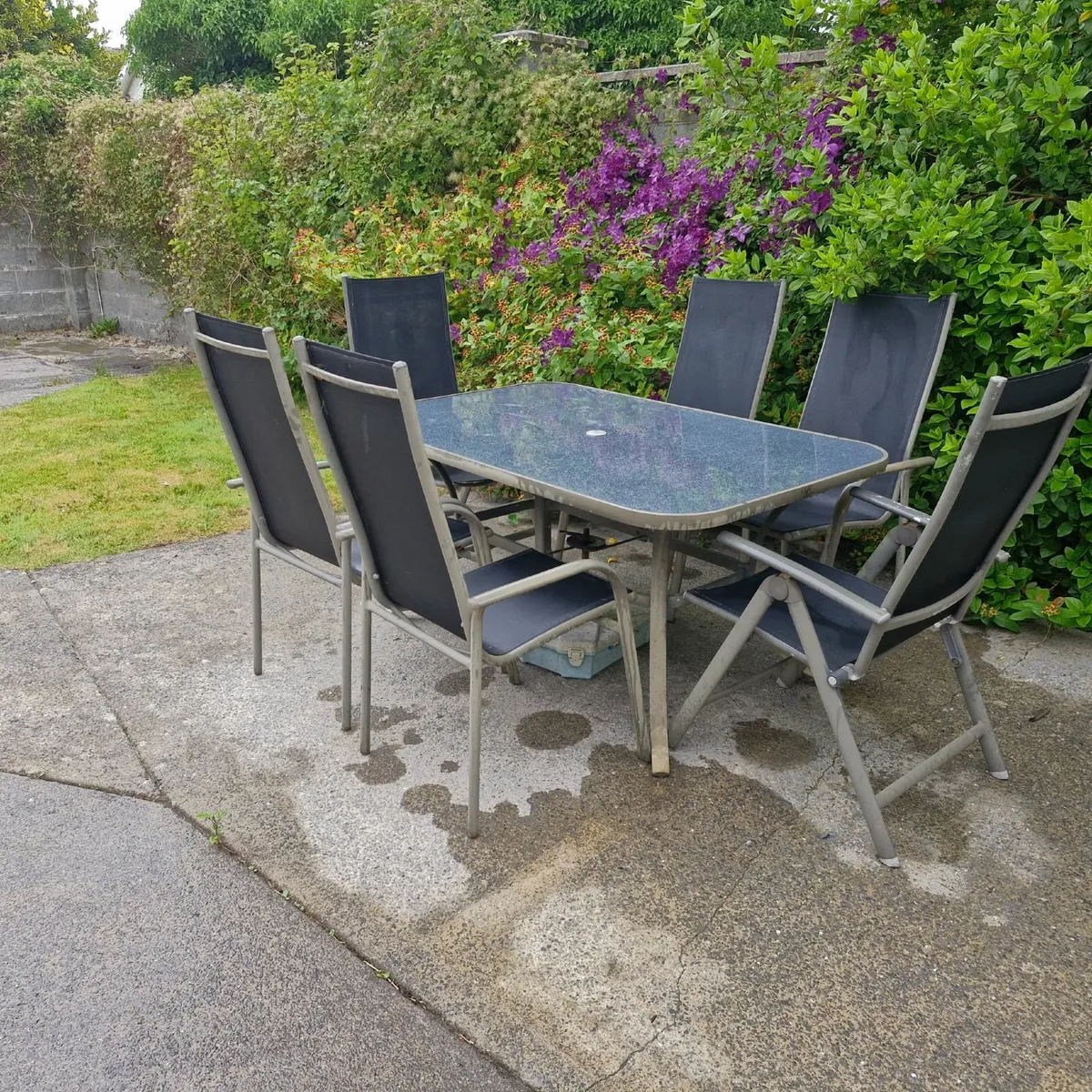 Garden table and chairs - Image 2