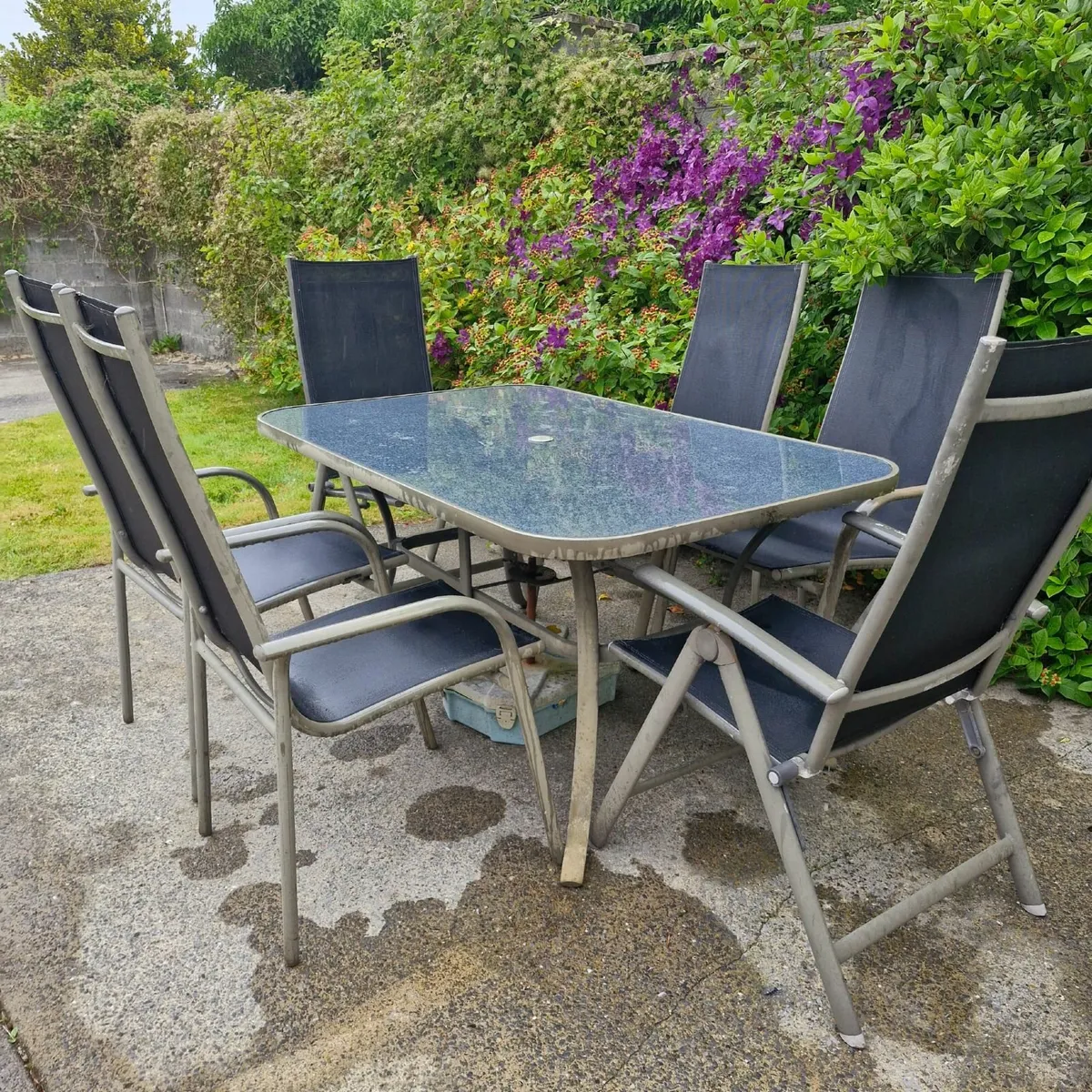 Garden table and chairs - Image 4