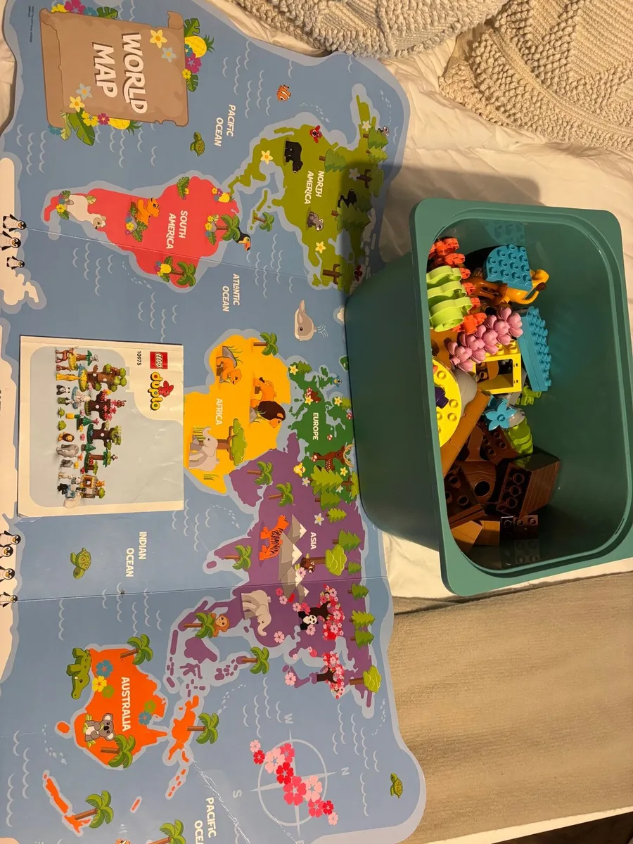 Lego Duplo set 10975 Wild Animals of the World - Image 1