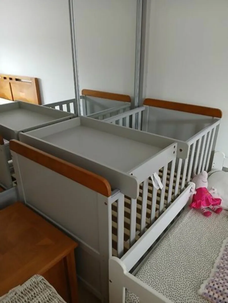 Cot - Image 1