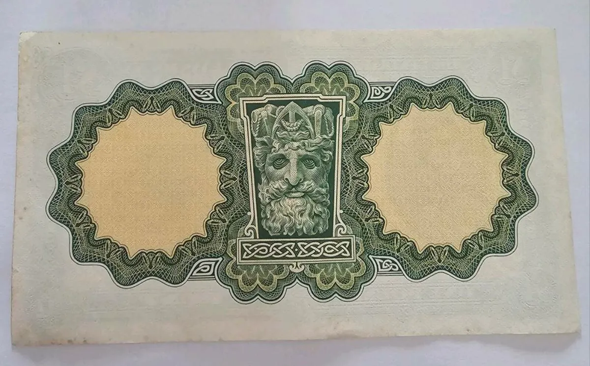 1970 lady lavery one pound - Image 2