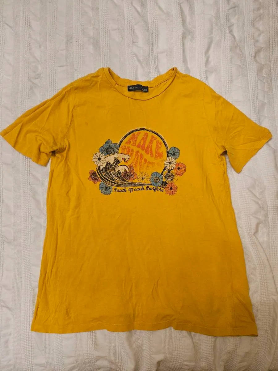 ☀️🌊 Casual Yellow M&S "South Beach Surfers" T-Shi - Image 1