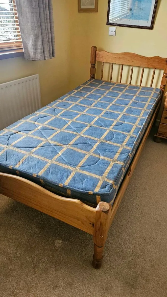 Solid wood Single bed & mattress - Image 1