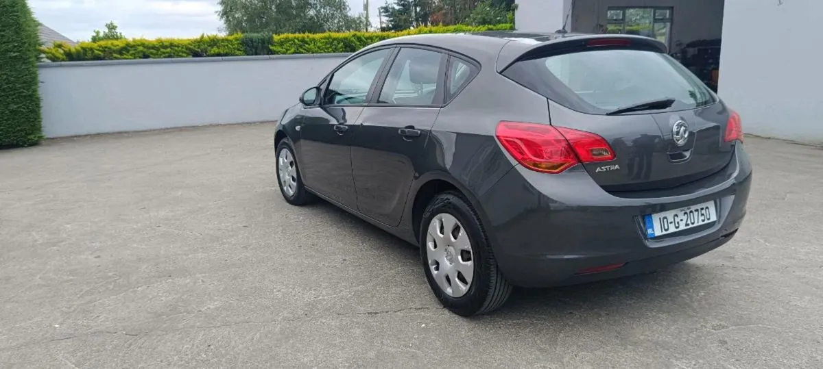 2010 Vauxhall Astra - Image 2