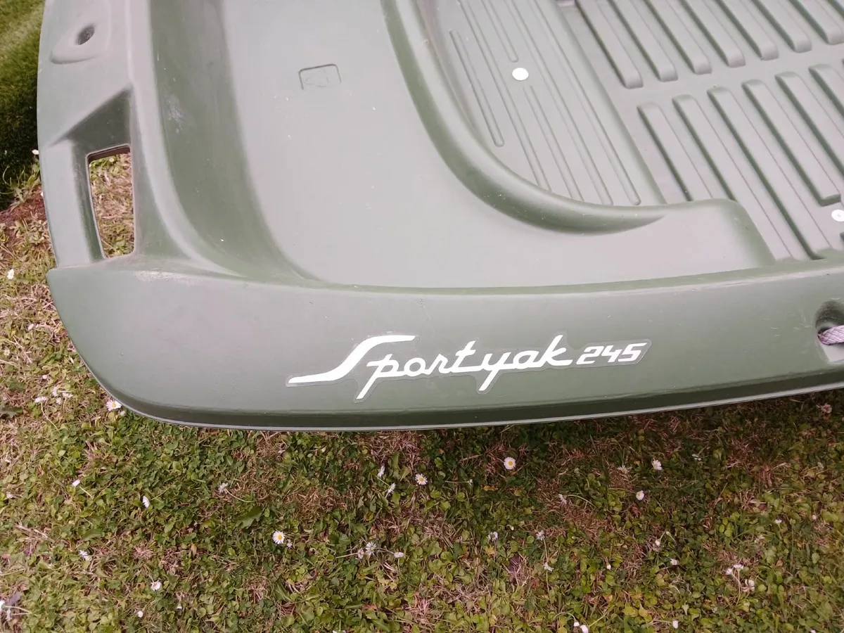 Sportyak 245 8 foot boat with electric engine - Image 2