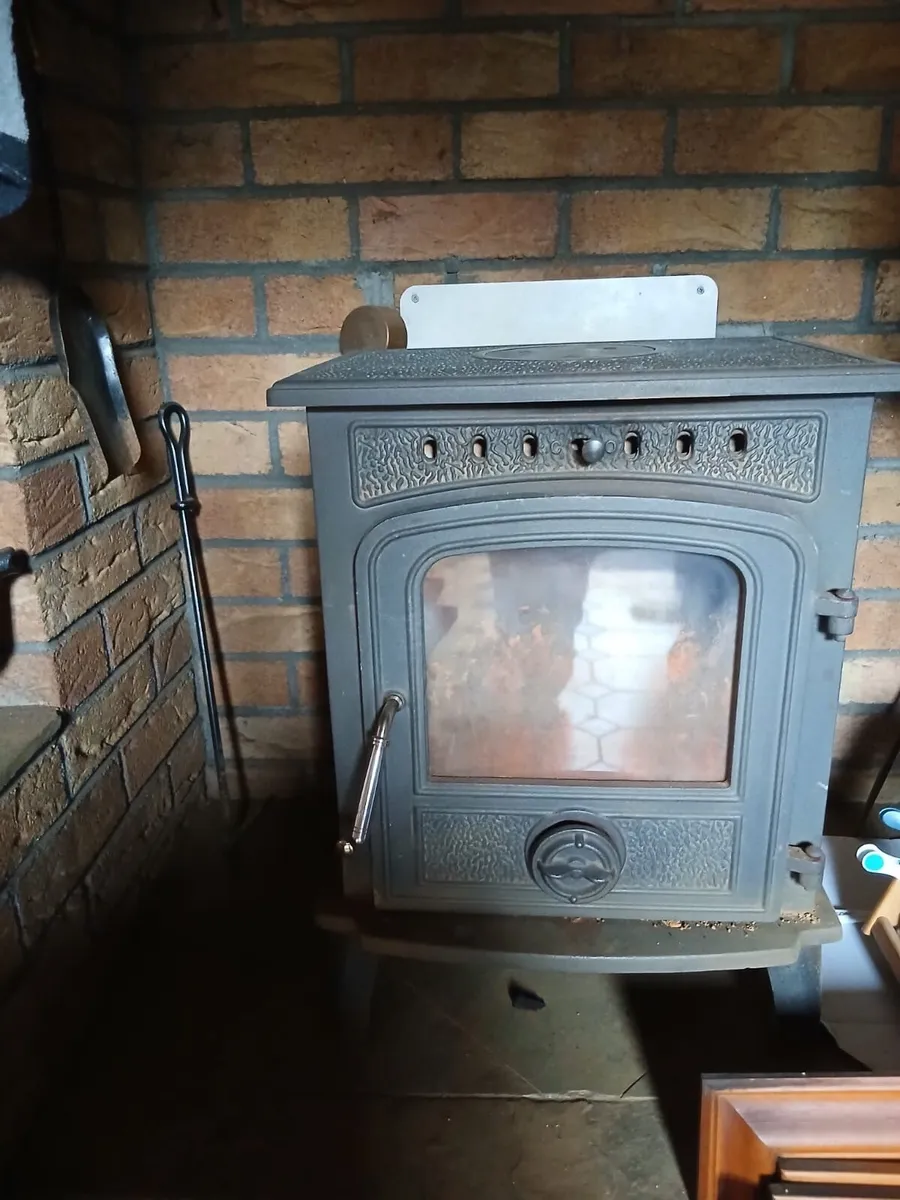 Stoves. Gas fire. And dressing table - Image 1