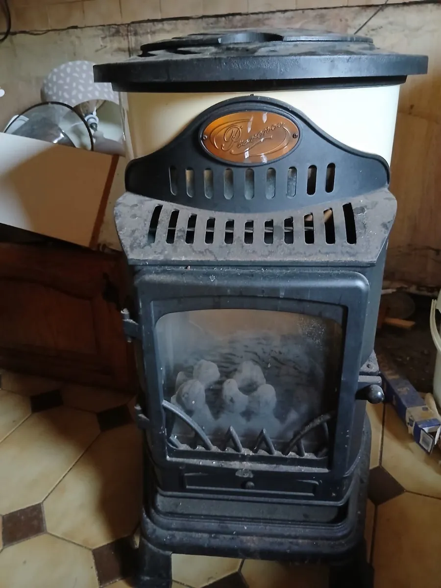 Stoves. Gas fire. And dressing table - Image 3