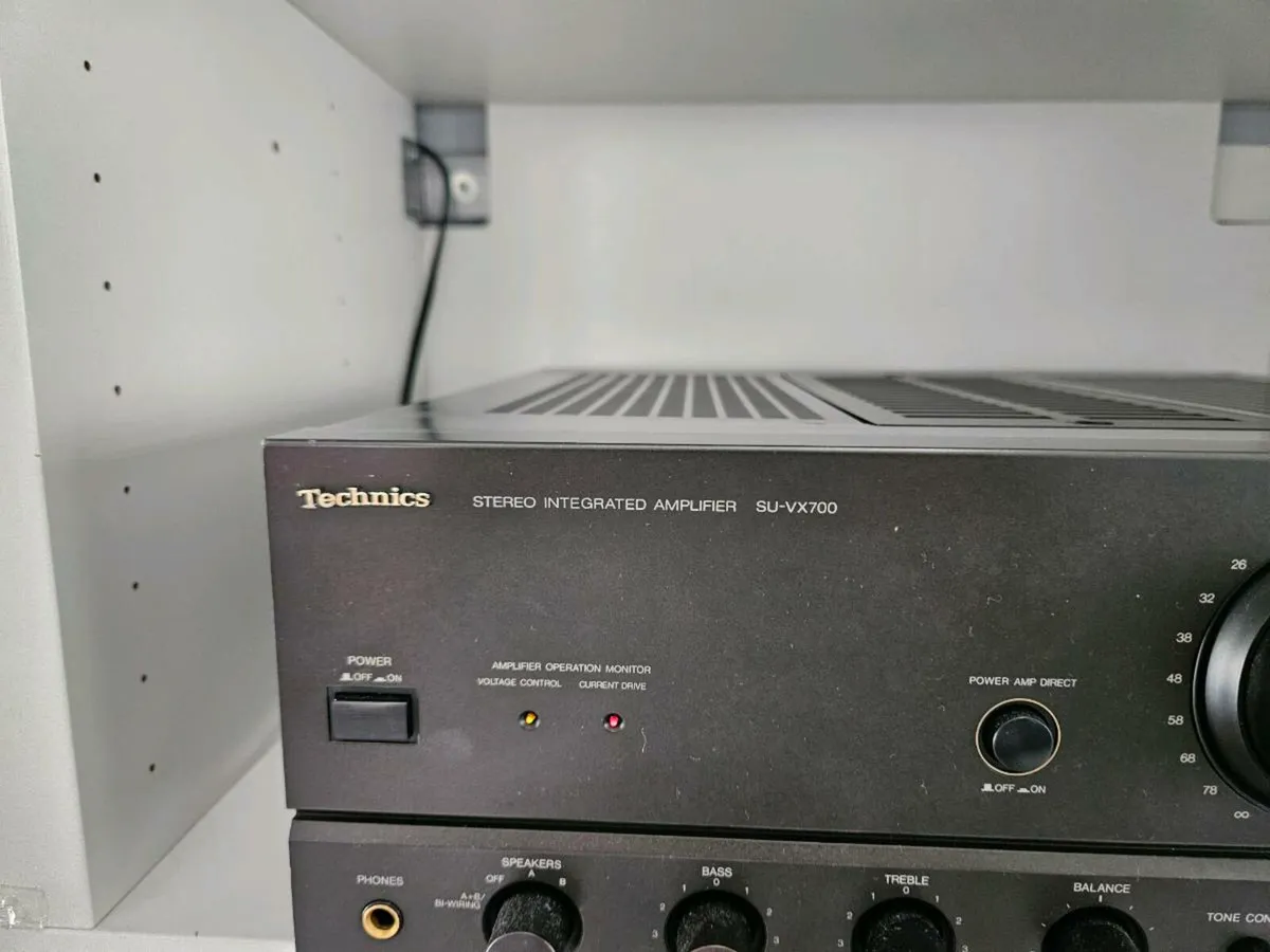 Technics SU-VX700 Amplifier - Image 2