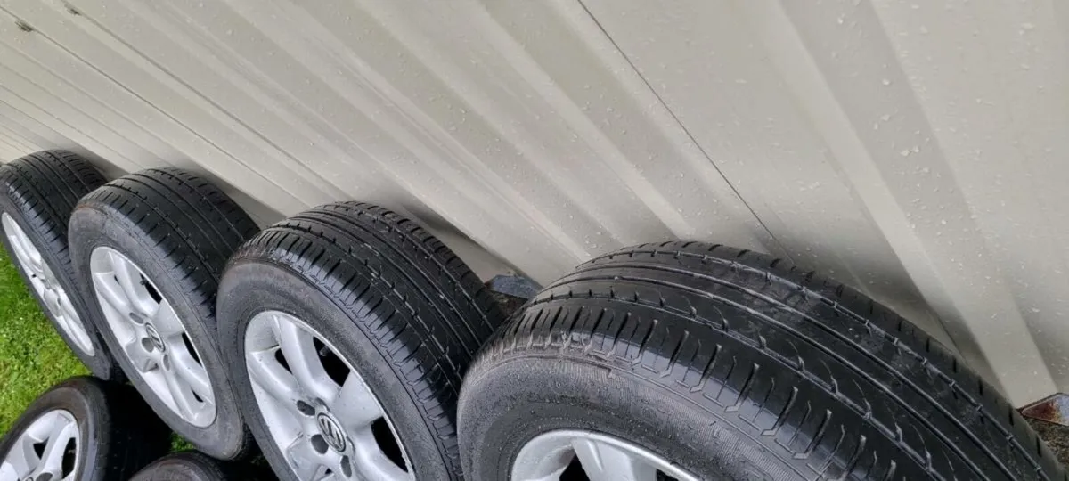 15" x 2 VW 18" S line Audi - Image 4