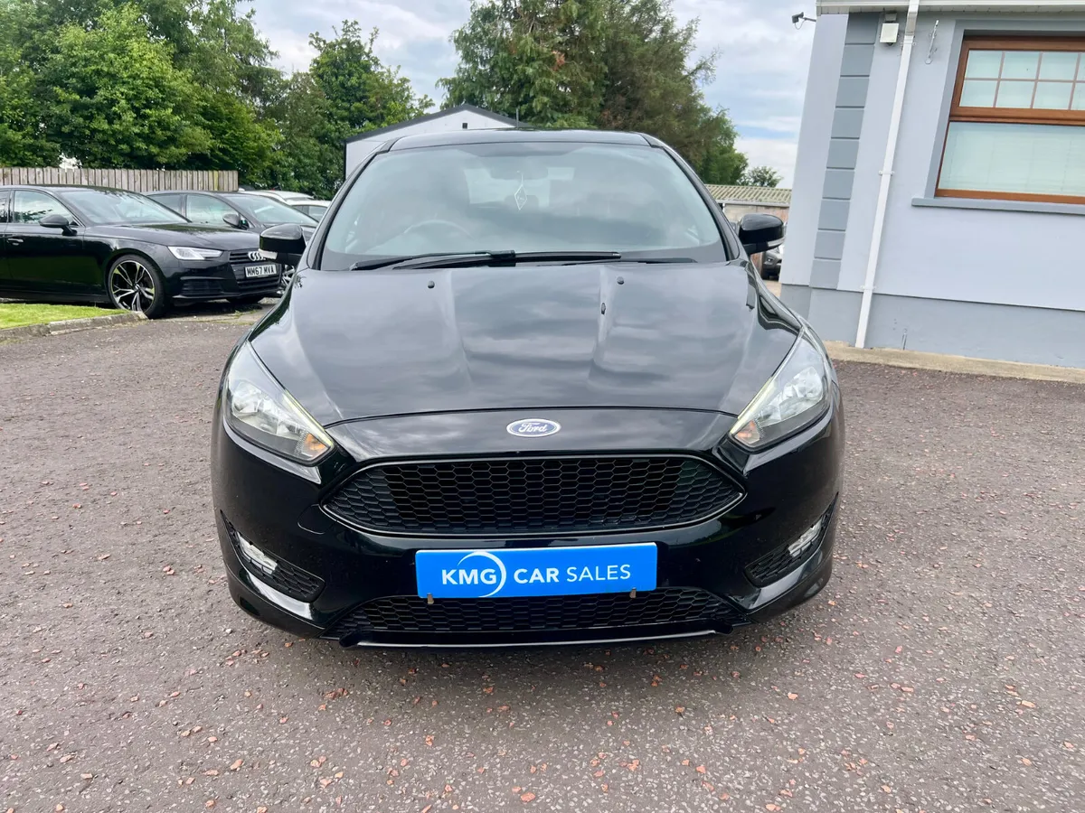 Ford Focus 2017 - Image 2