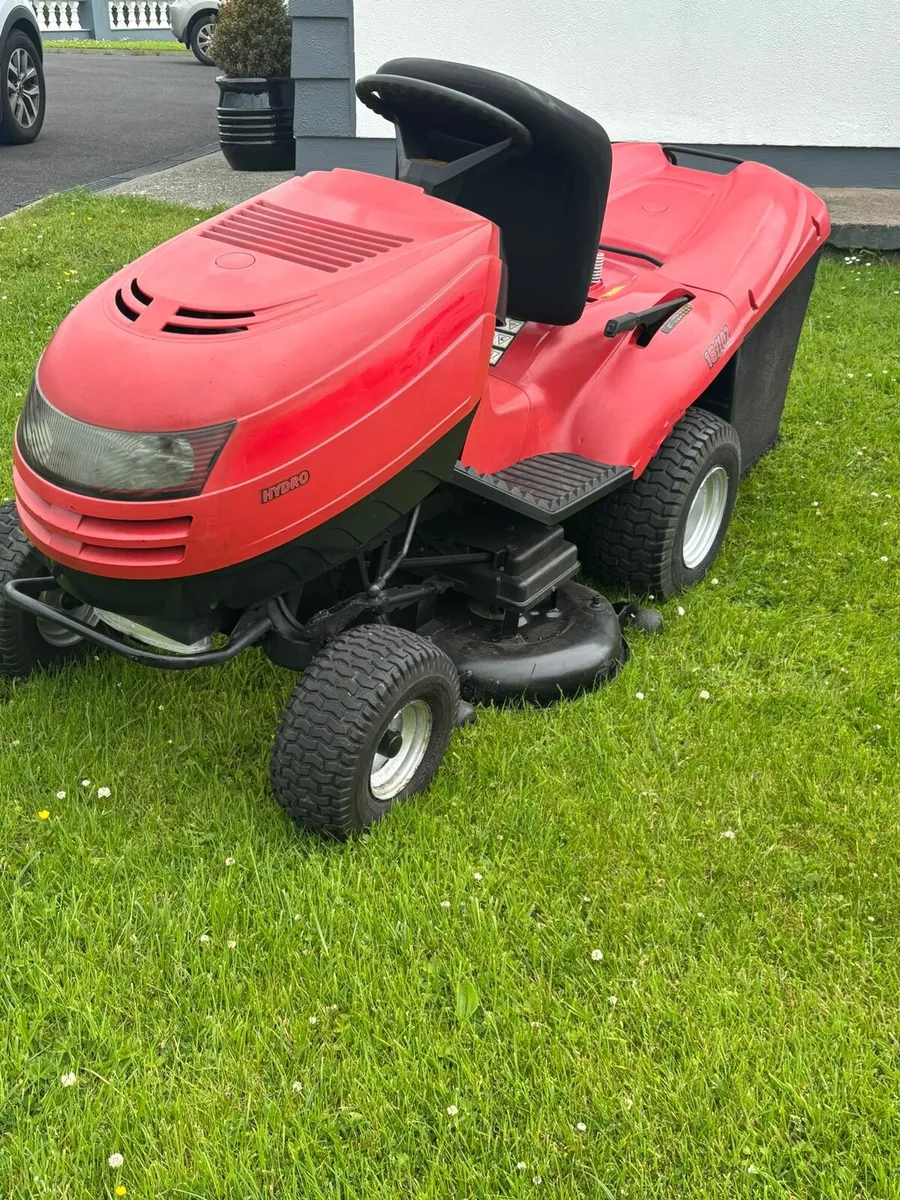 Castlegarden Ride on Lawnmower - Image 3