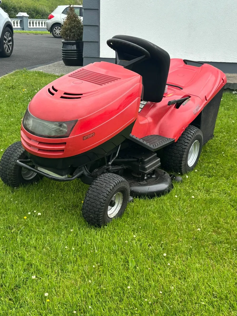 Castlegarden Ride on Lawnmower - Image 4