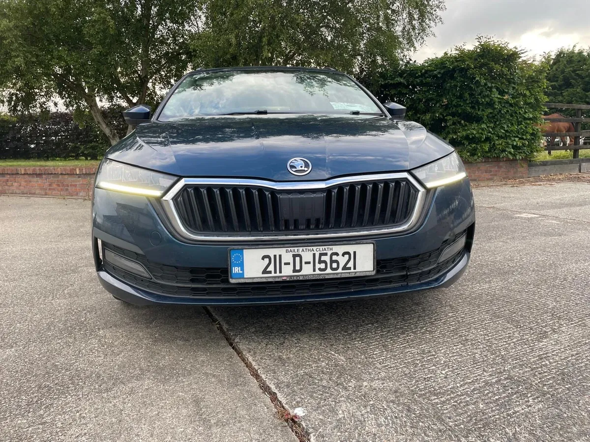 Skoda Octavia Ambition 2.0Tdi 2021 - Image 2
