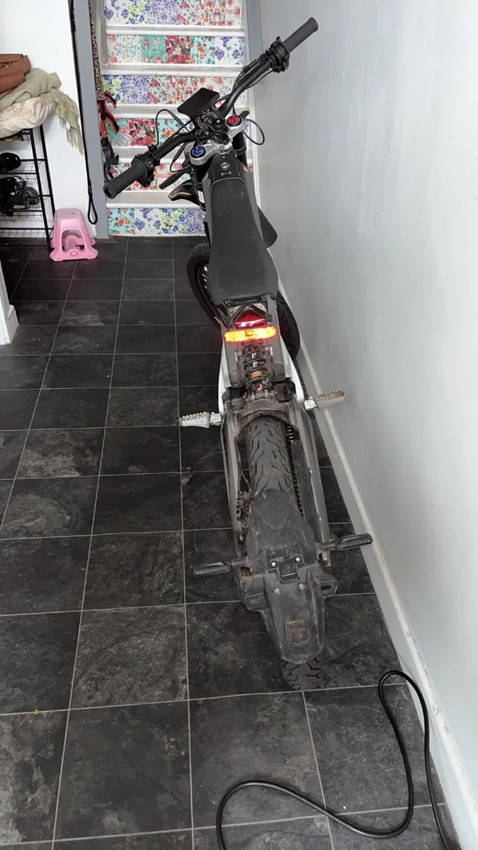 Electric bike - Image 2