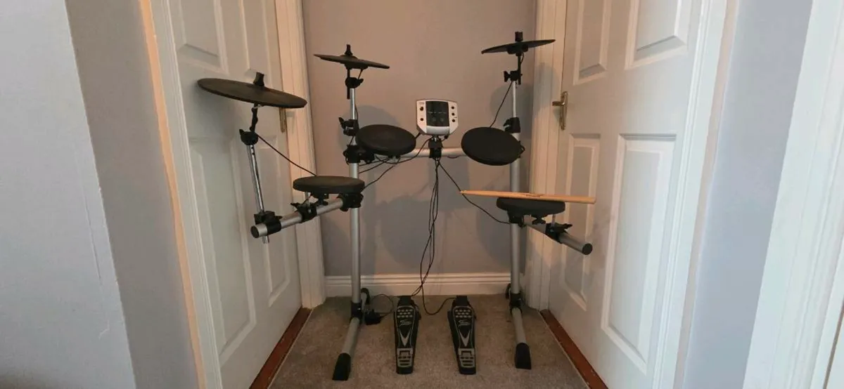 Complete 7 piece Electronic drum kit - Image 2