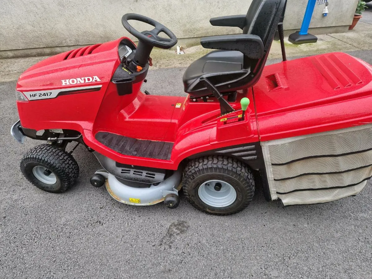 Honda 2417 mower - Image 1